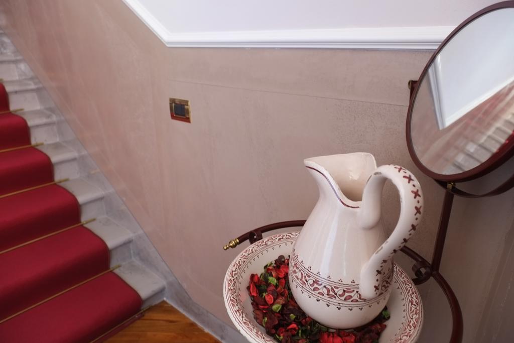 Michelangelo B&B Варена Екстериор снимка